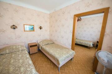 Номер стандарт с 3 односпальными кроватями в Гостинице Центральная