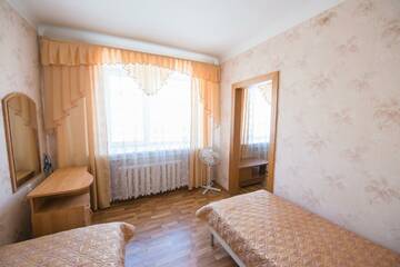 2-комнатный номер стандарт с 2 односпальными кроватями в Гостинице Центральная